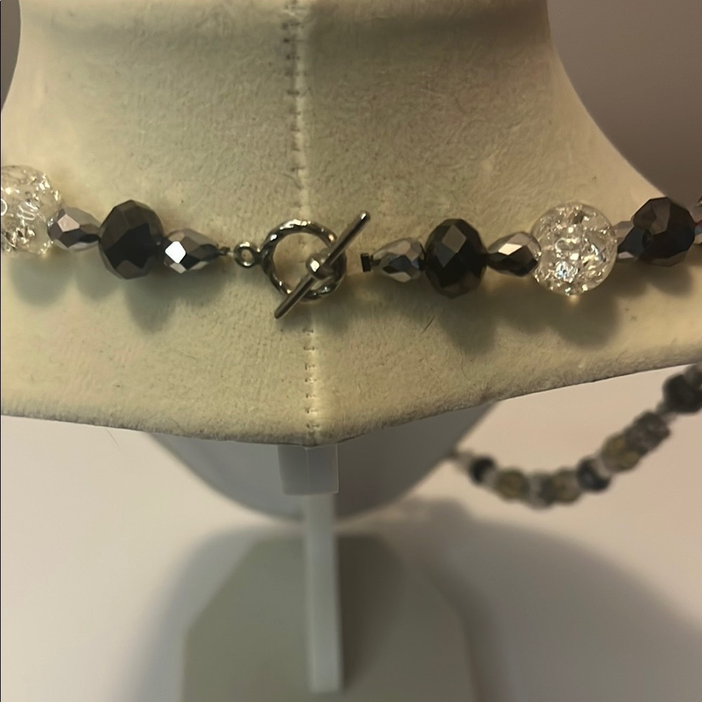 Black, topaz and white Glass Beaded Necklace with a toggle clasp - Picture 2 of 3